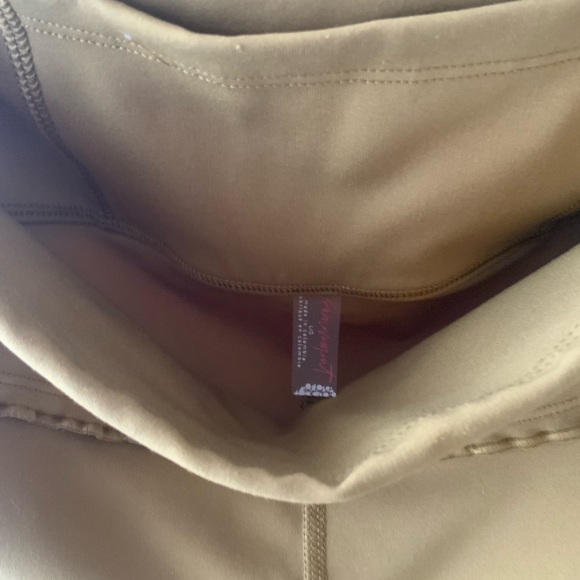 Free people heart rate shorts size Large - Picture 9 of 11